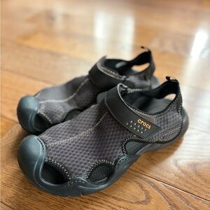 CROCS Men Brown Mesh Velcro Sandals, 10